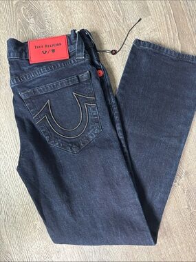 True Religion Manchester United Ricky Straight Dark Wash Jean Red Accent Sz 31